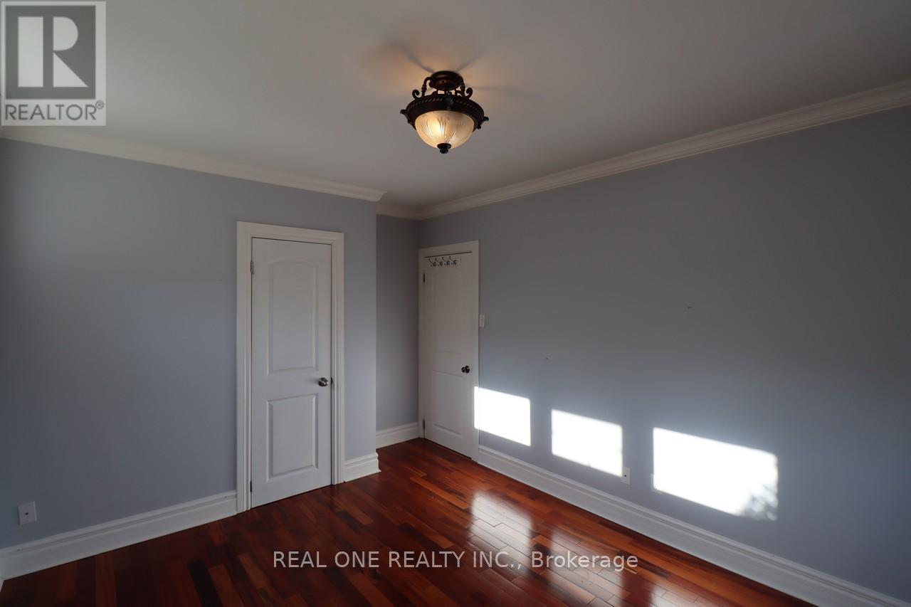 130 Mayfield Drive, Oakville, Ontario  L6H 1K7 - Photo 12 - W12804608