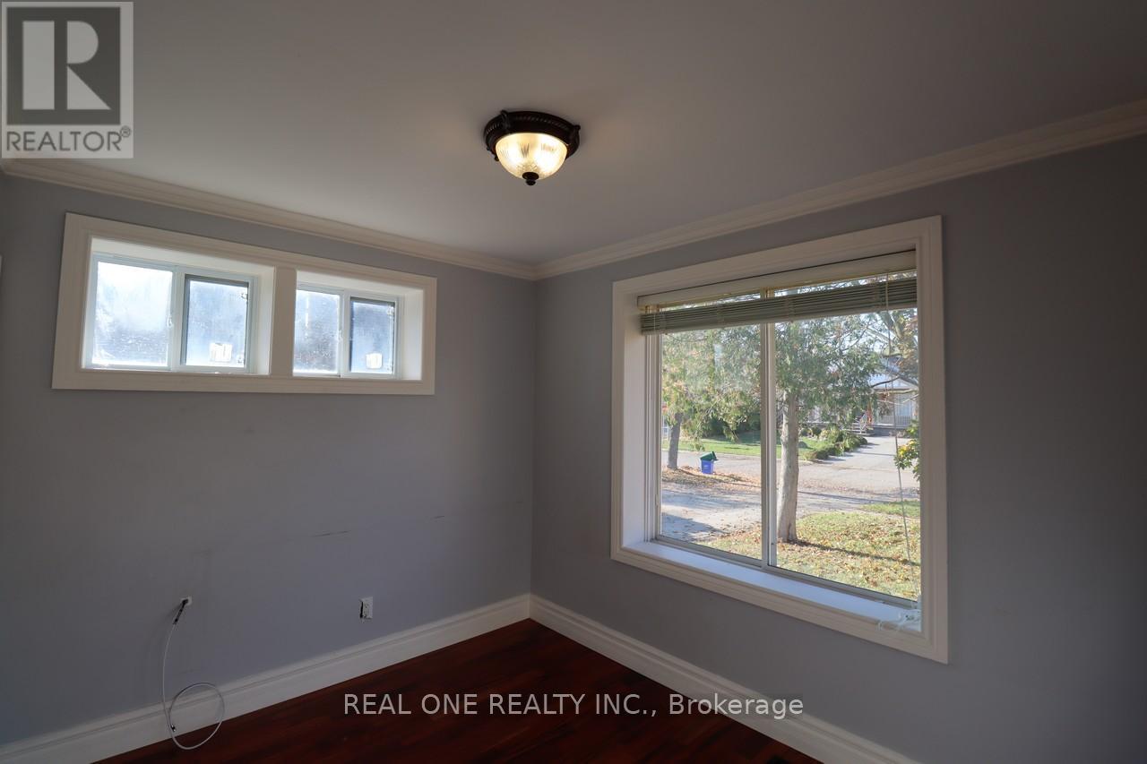 130 Mayfield Drive, Oakville, Ontario  L6H 1K7 - Photo 13 - W12804608