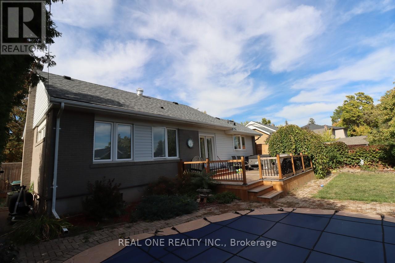 130 Mayfield Drive, Oakville, Ontario  L6H 1K7 - Photo 28 - W12804608