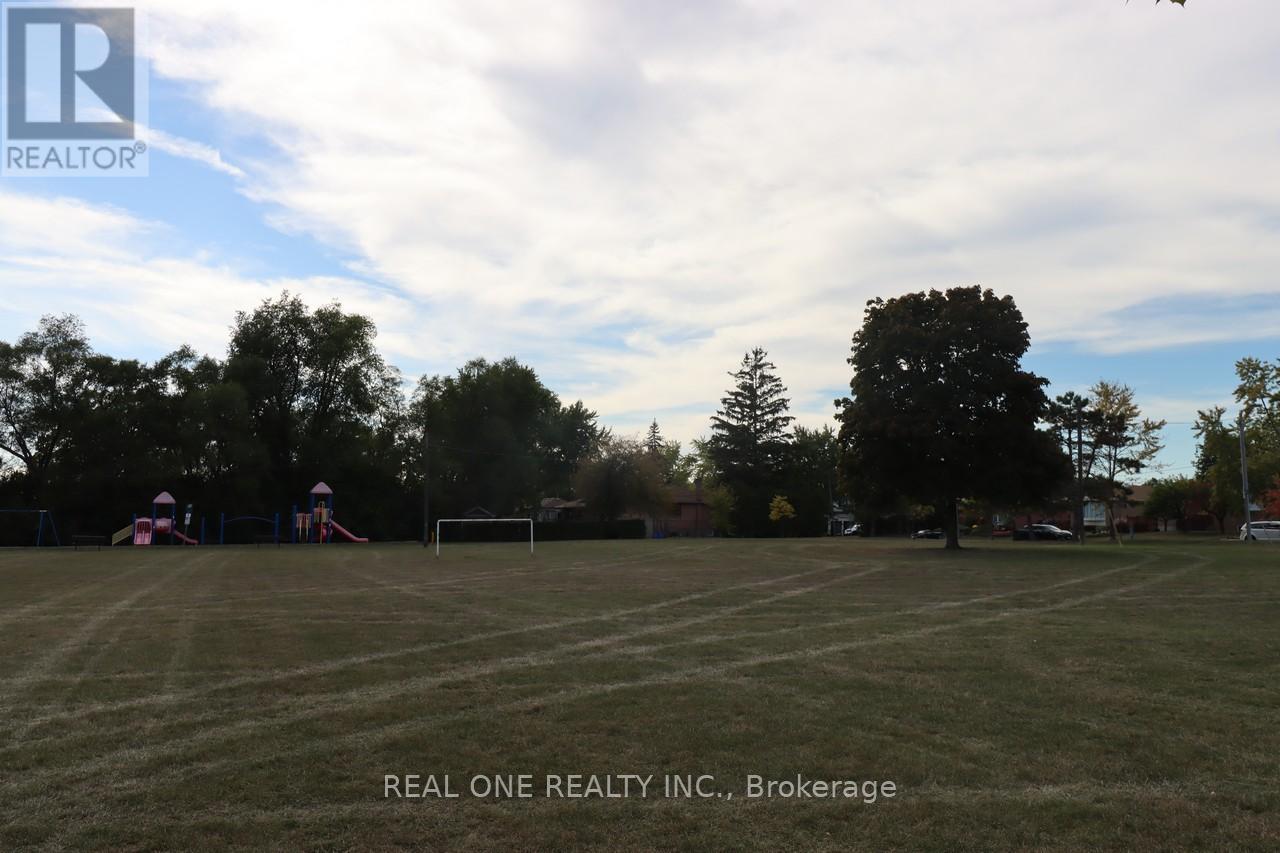 130 Mayfield Drive, Oakville, Ontario  L6H 1K7 - Photo 36 - W12804608