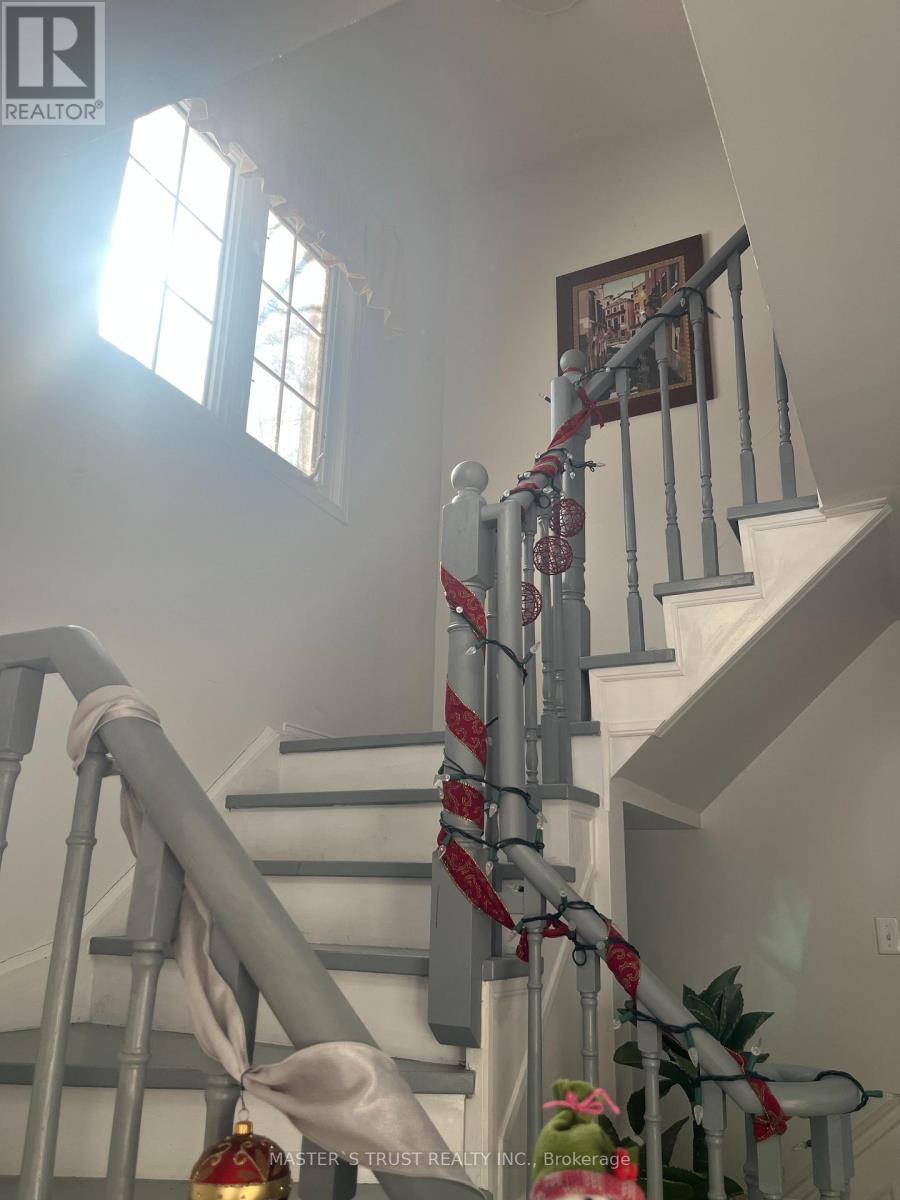 18 - 4605 Donegal Drive, Mississauga, Ontario  L5M 4X7 - Photo 3 - W12804610