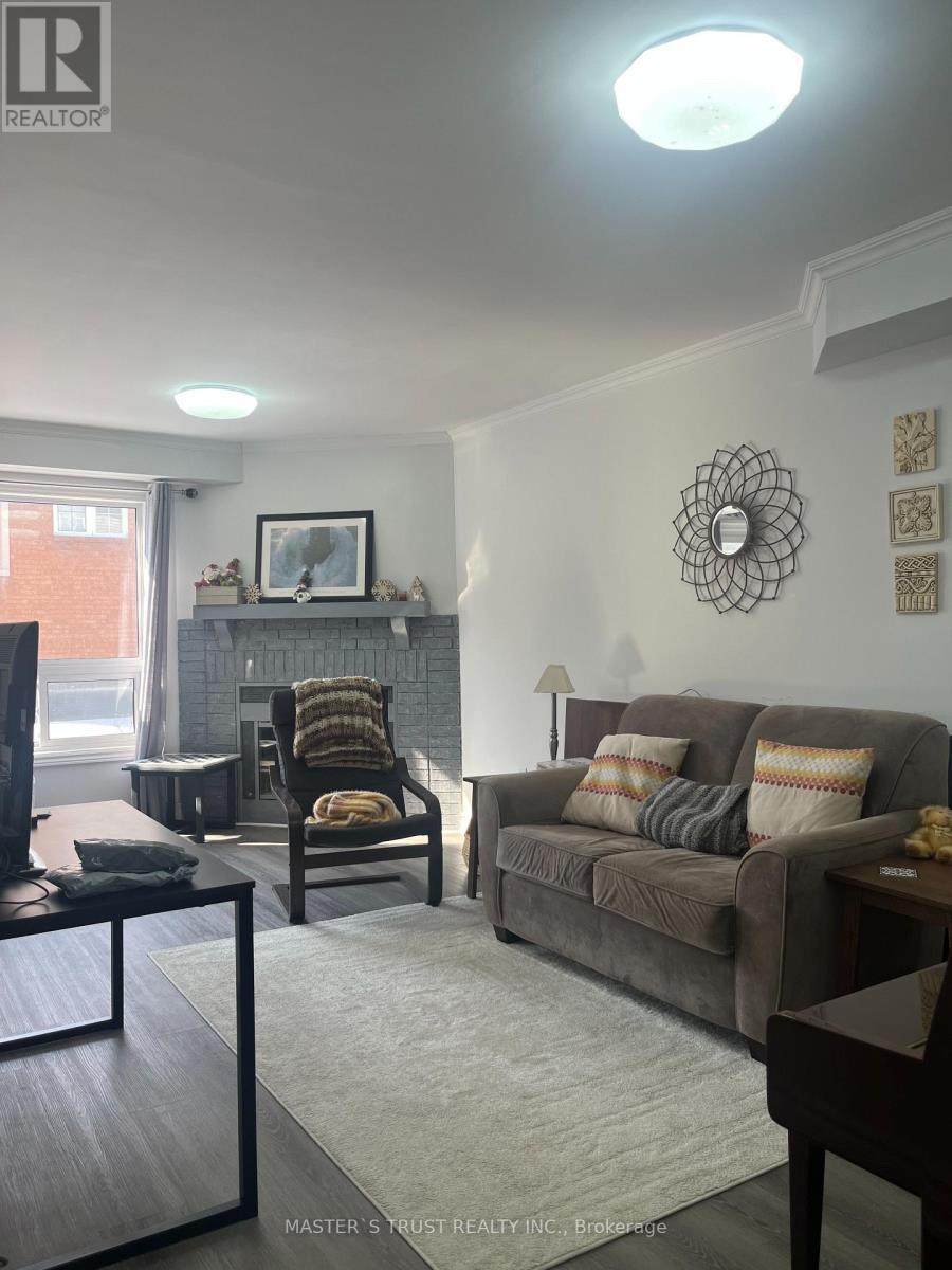 18 - 4605 Donegal Drive, Mississauga, Ontario  L5M 4X7 - Photo 4 - W12804610