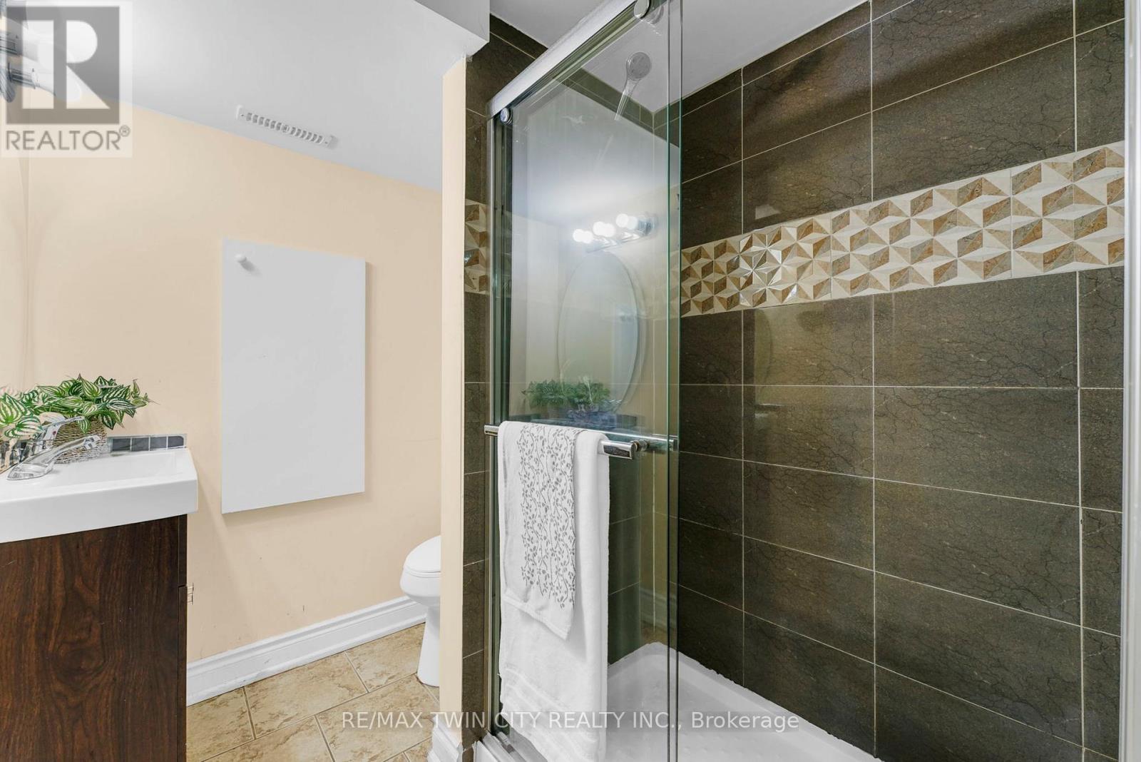 6 Canarygrass Drive, Brampton, Ontario  L6R 3C4 - Photo 30 - W12804614