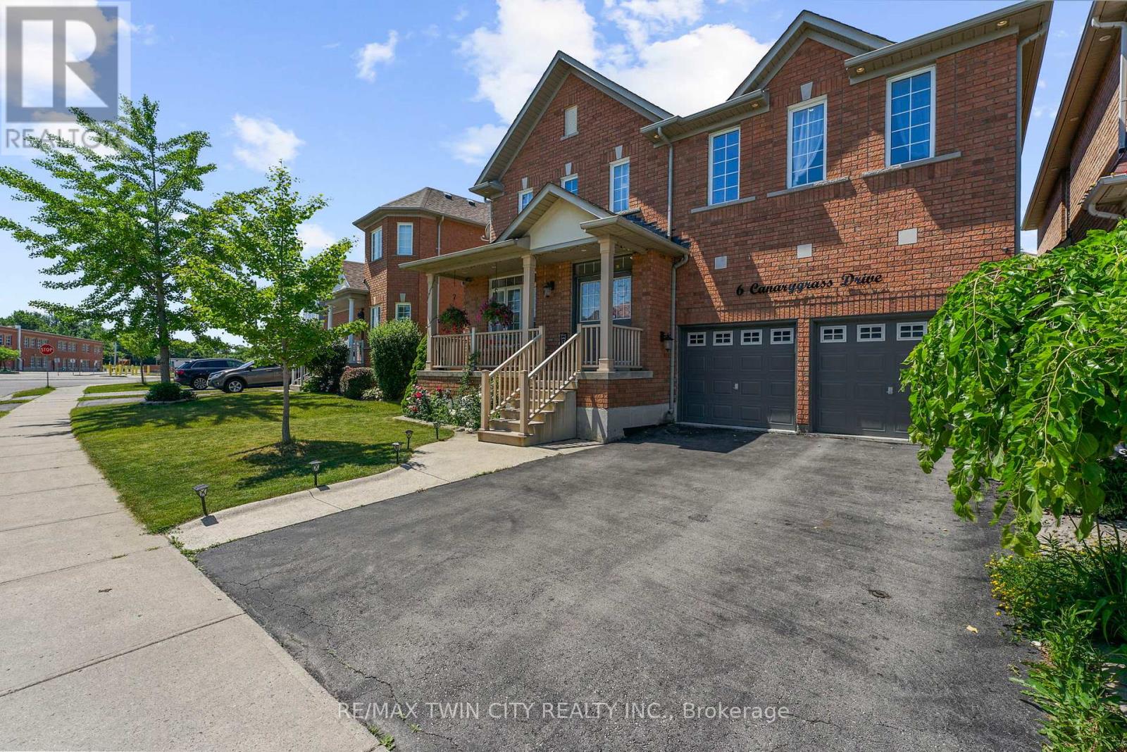 6 Canarygrass Drive, Brampton, Ontario  L6R 3C4 - Photo 4 - W12804614
