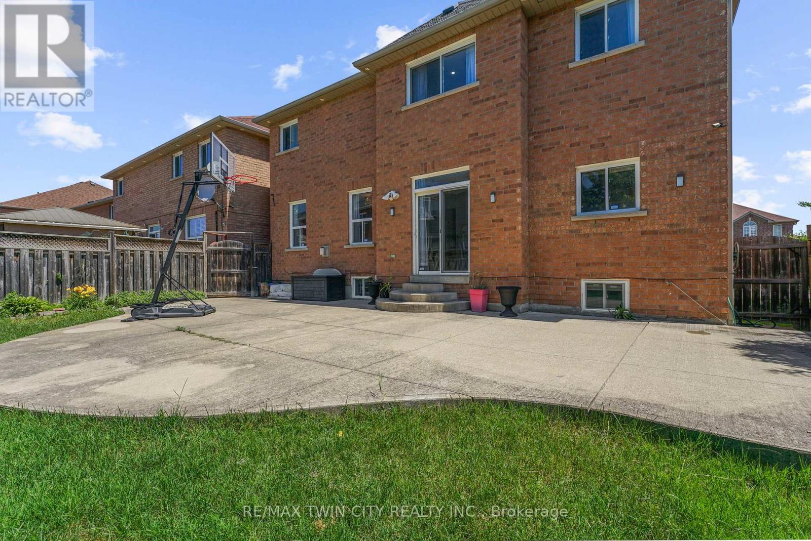 6 Canarygrass Drive, Brampton, Ontario  L6R 3C4 - Photo 40 - W12804614