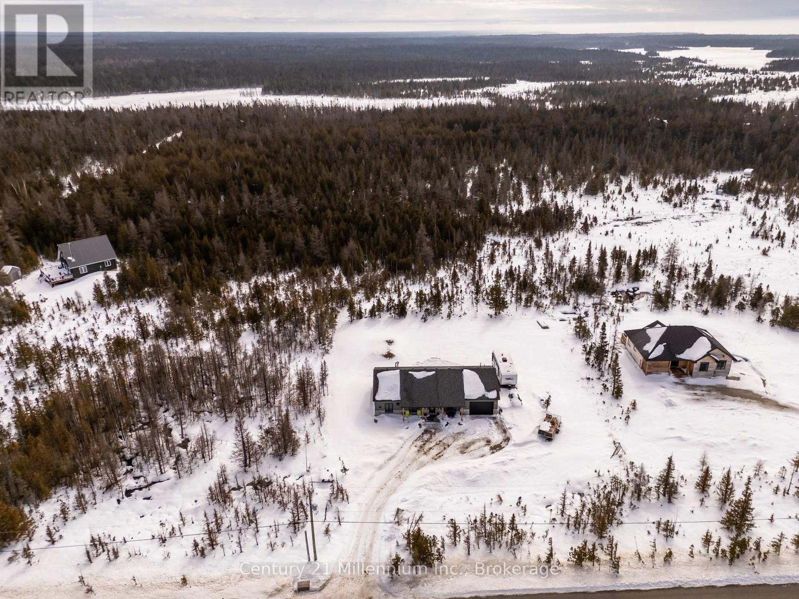 621 Lindsay  30 Road, Northern Bruce Peninsula, Ontario  N0H 1Z0 - Photo 2 - X12518386