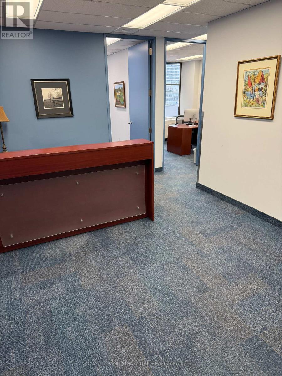 1001 - 20 Eglinton Avenue W, Toronto, Ontario  M4R 1K8 - Photo 4 - C12755246