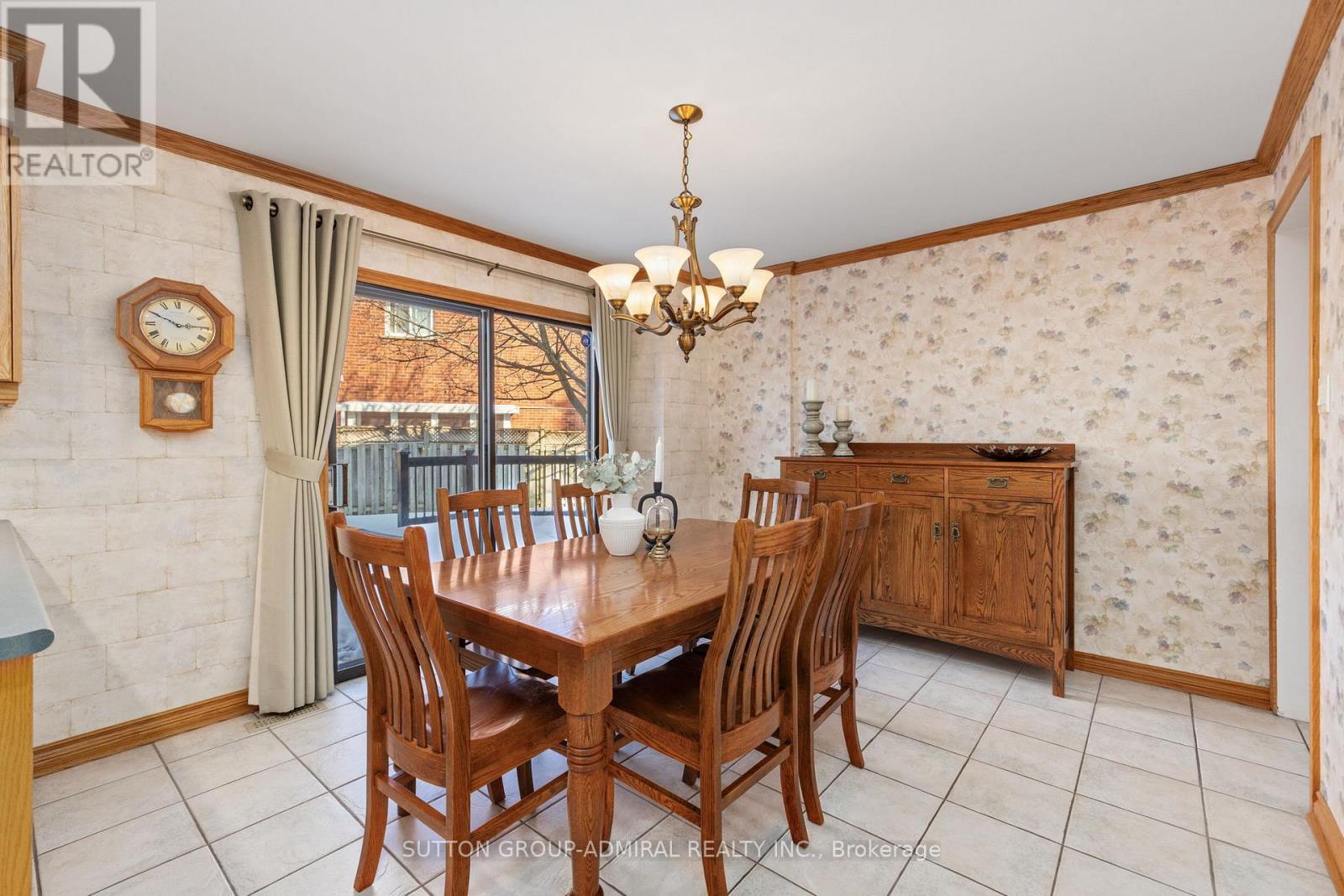 73 Crystal Drive, Richmond Hill, Ontario  L4C 7Y7 - Photo 12 - N12800868