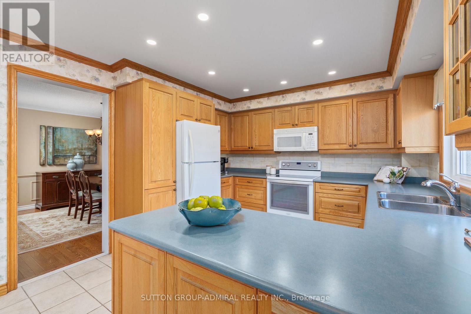 73 Crystal Drive, Richmond Hill, Ontario  L4C 7Y7 - Photo 14 - N12800868