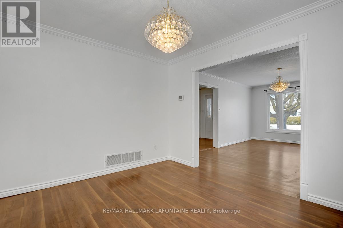 6128 Vineyard Drive, Ottawa, Ontario  K1C 2N6 - Photo 10 - X12804626