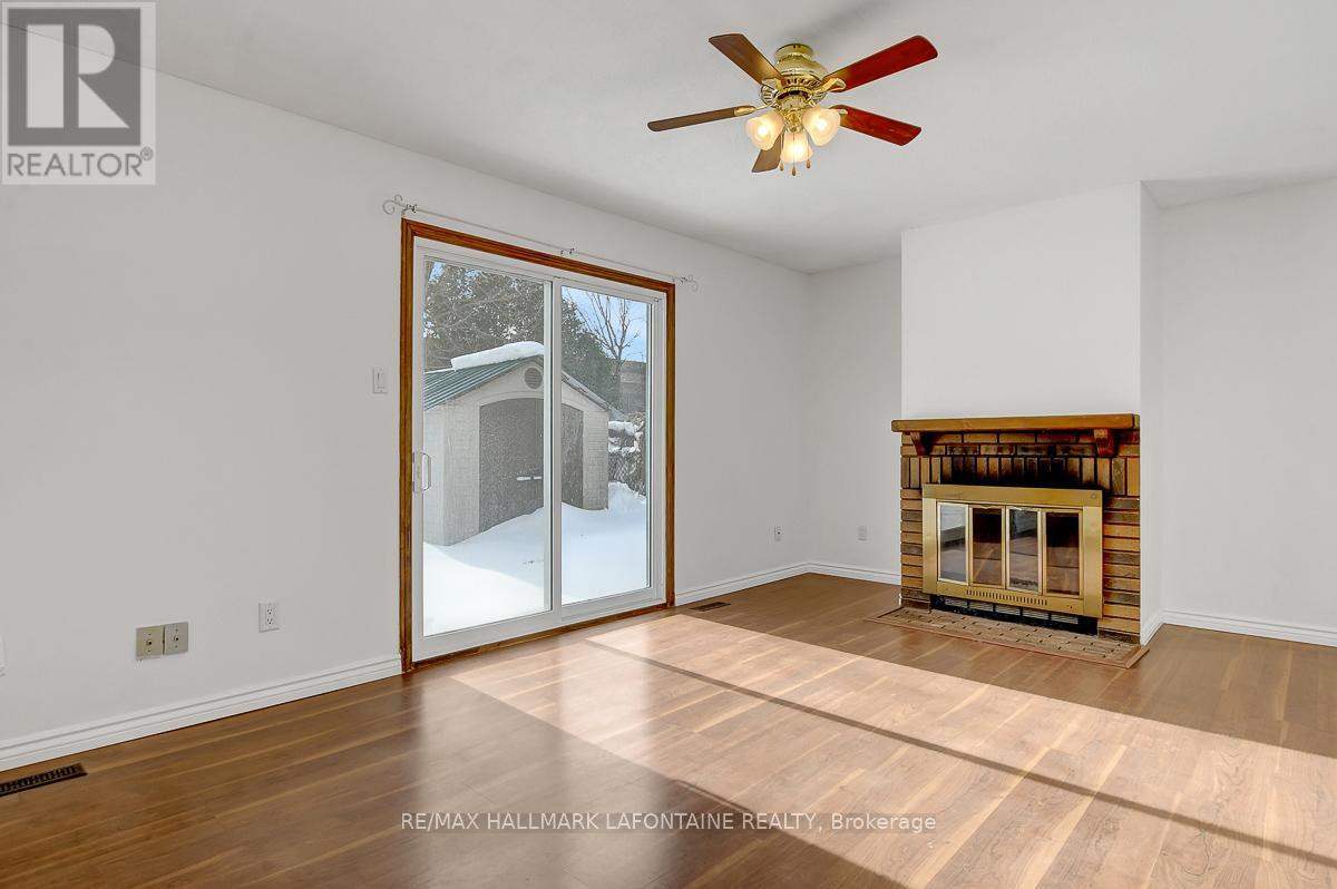 6128 Vineyard Drive, Ottawa, Ontario  K1C 2N6 - Photo 12 - X12804626