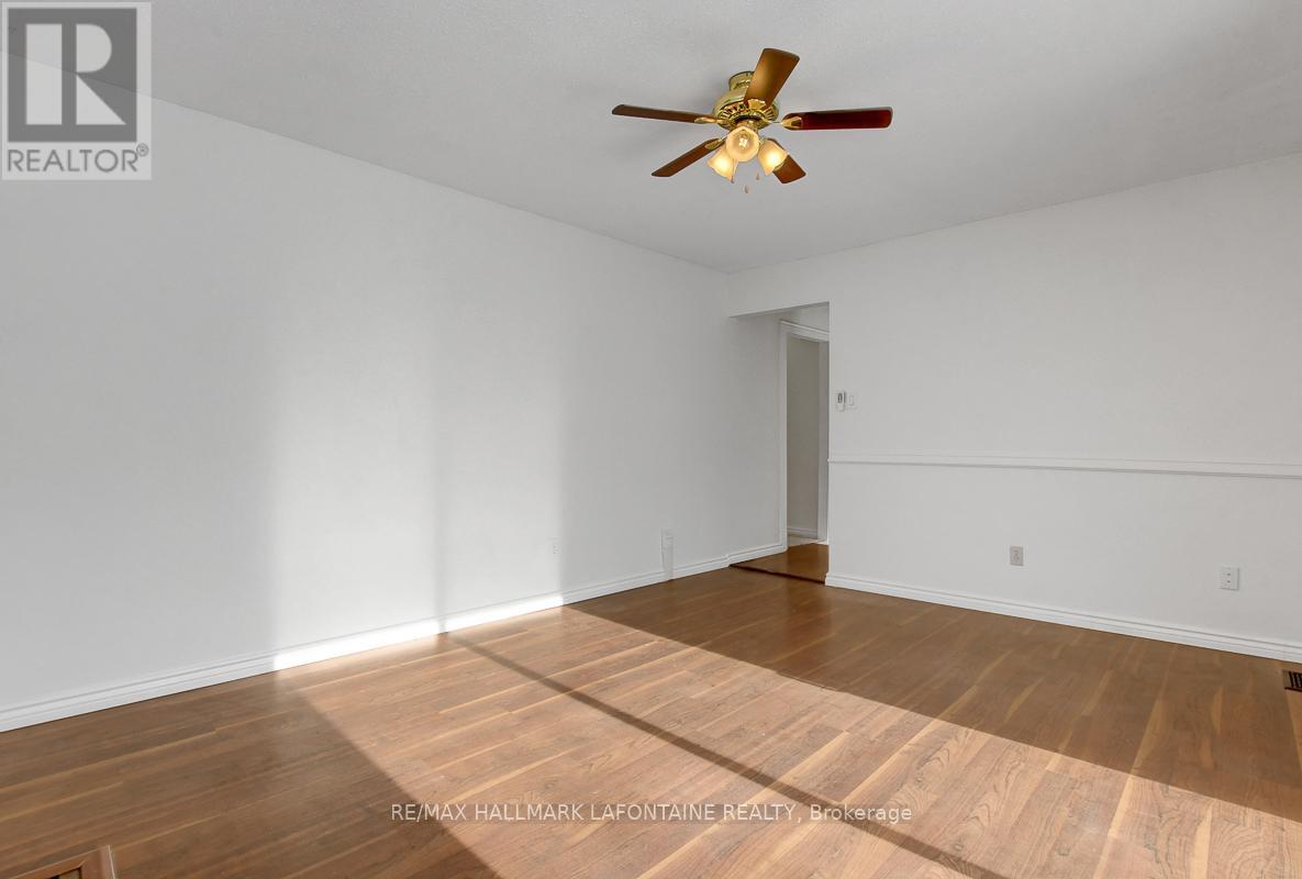 6128 Vineyard Drive, Ottawa, Ontario  K1C 2N6 - Photo 15 - X12804626