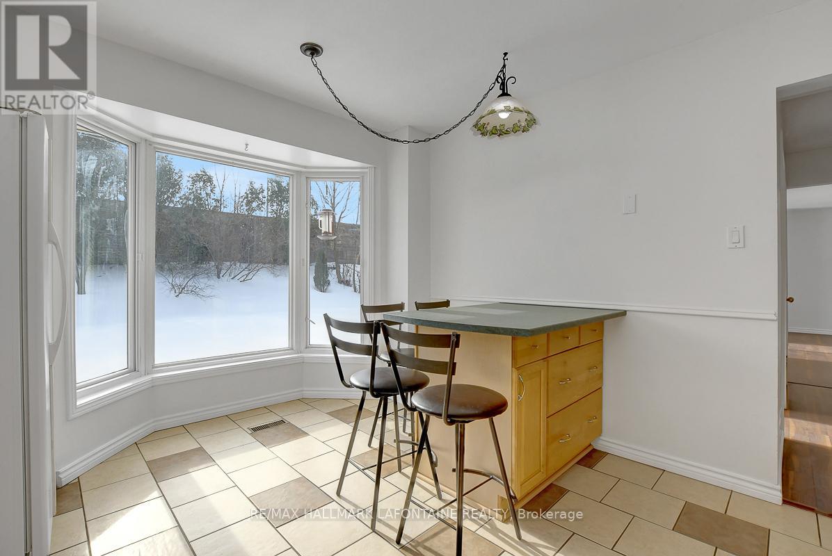 6128 Vineyard Drive, Ottawa, Ontario  K1C 2N6 - Photo 19 - X12804626