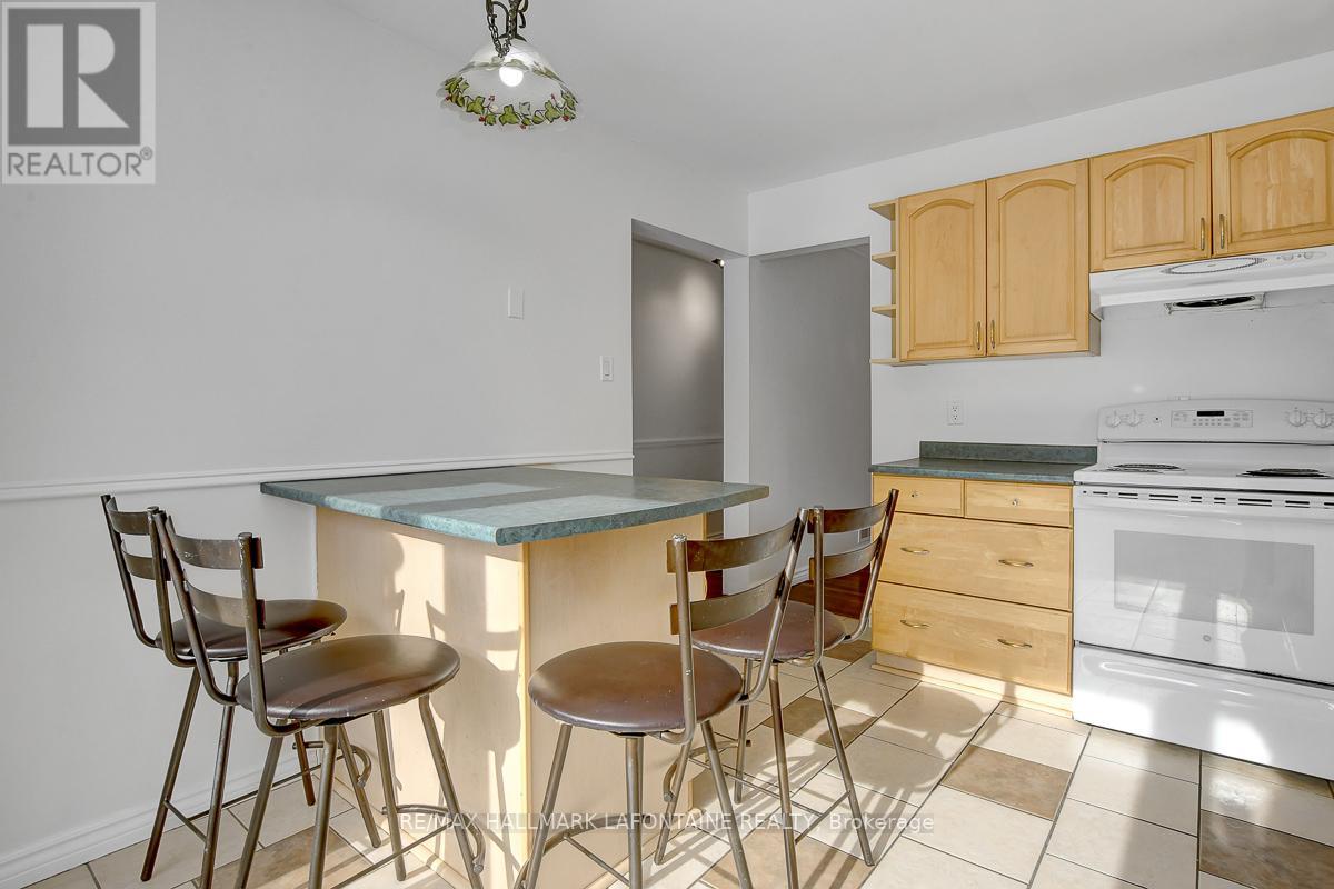 6128 Vineyard Drive, Ottawa, Ontario  K1C 2N6 - Photo 20 - X12804626