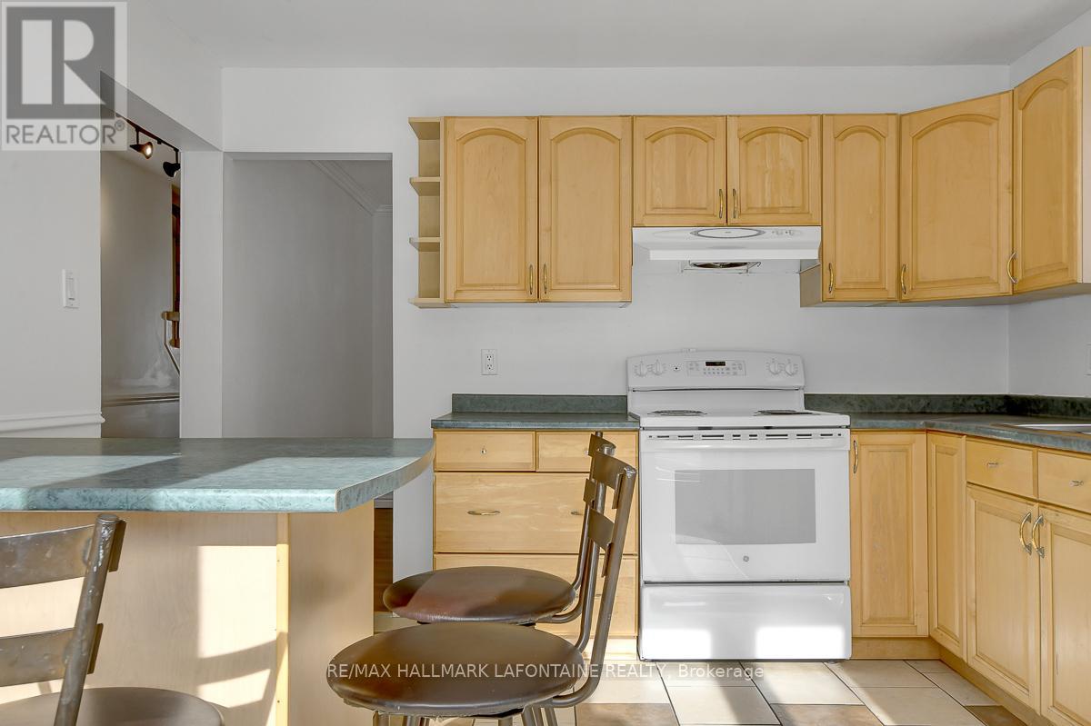 6128 Vineyard Drive, Ottawa, Ontario  K1C 2N6 - Photo 22 - X12804626