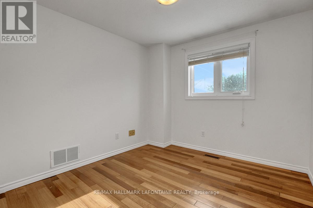 6128 Vineyard Drive, Ottawa, Ontario  K1C 2N6 - Photo 32 - X12804626