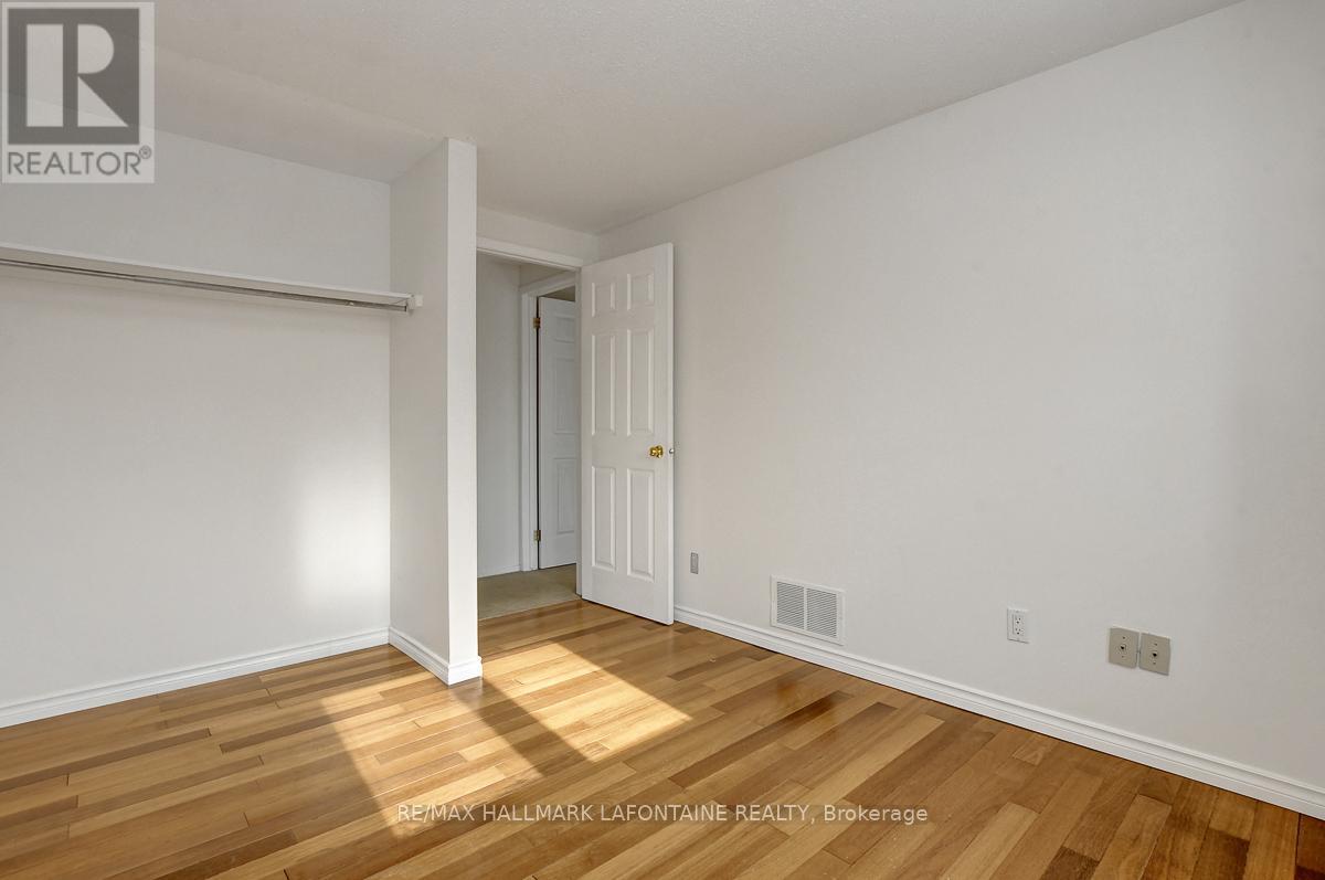 6128 Vineyard Drive, Ottawa, Ontario  K1C 2N6 - Photo 33 - X12804626