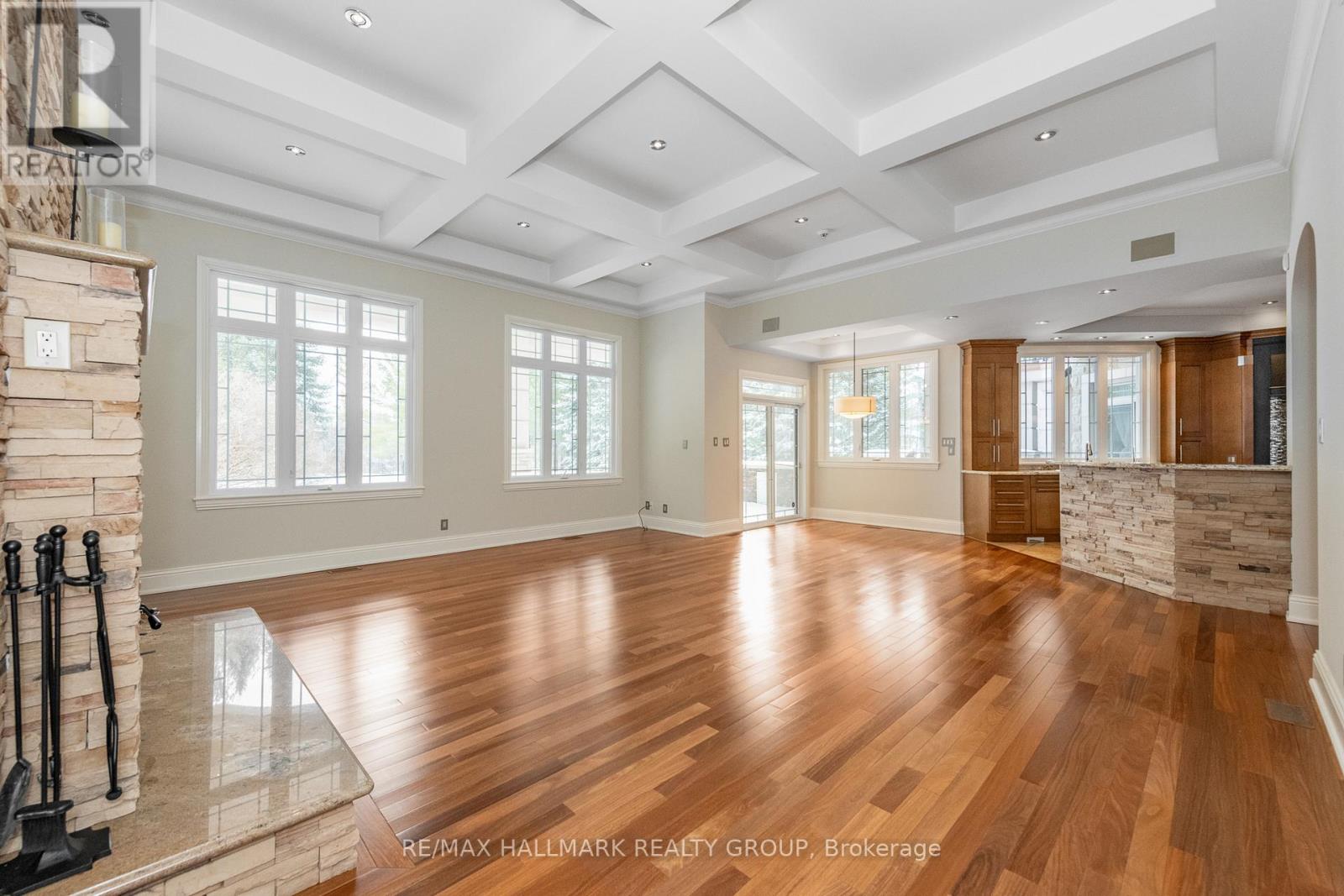 5800 Queenscourt Crescent, Ottawa, Ontario  K4M 1K3 - Photo 12 - X12804682