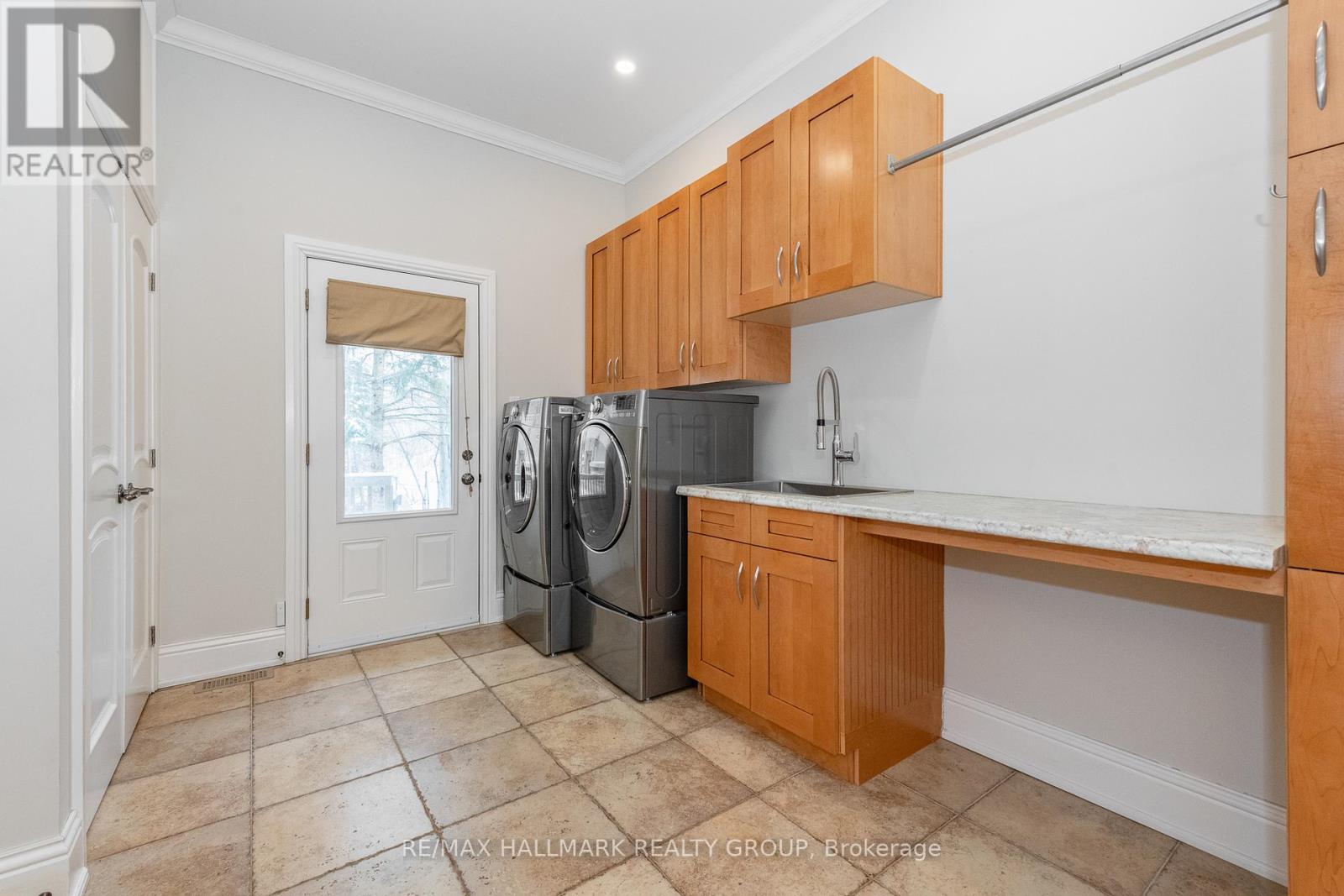 5800 Queenscourt Crescent, Ottawa, Ontario  K4M 1K3 - Photo 14 - X12804682