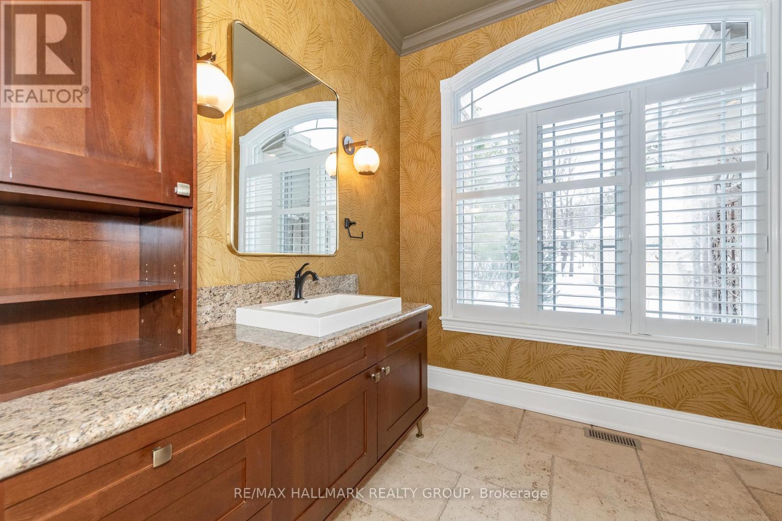 5800 Queenscourt Crescent, Ottawa, Ontario  K4M 1K3 - Photo 15 - X12804682