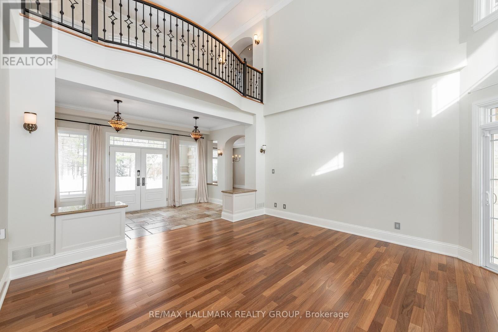 5800 Queenscourt Crescent, Ottawa, Ontario  K4M 1K3 - Photo 5 - X12804682