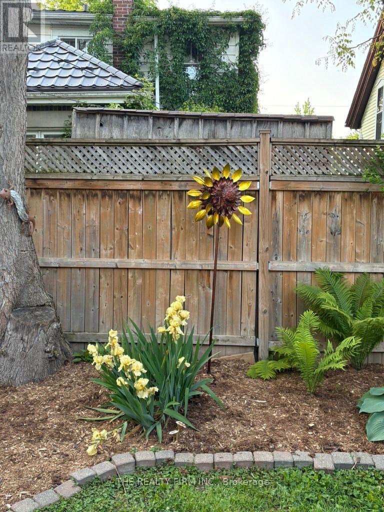 7 Edward Street, London South, Ontario  N6C 3G9 - Photo 36 - X12802240