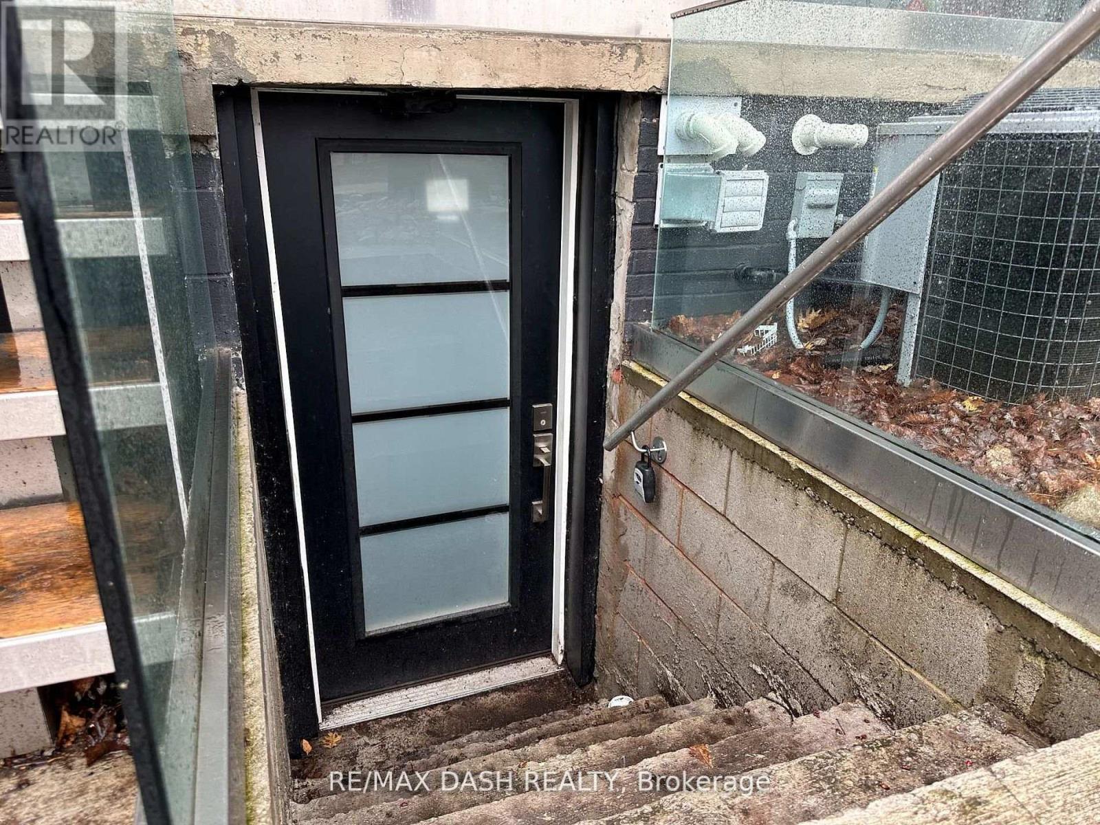 Bsmt - 725 Palmerston Avenue W, Toronto, Ontario  M6G 2P6 - Photo 23 - C12804660