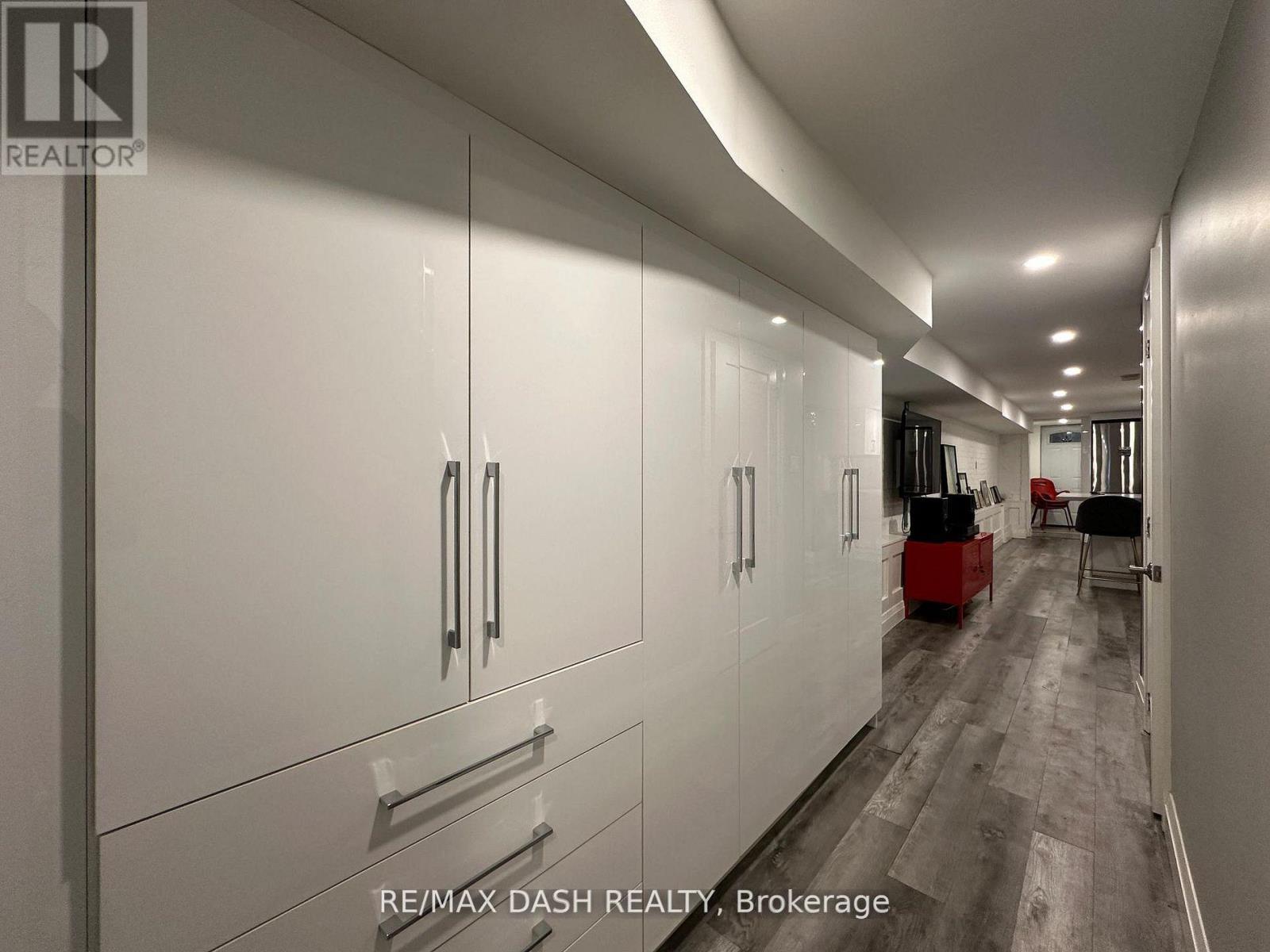 Bsmt - 725 Palmerston Avenue W, Toronto, Ontario  M6G 2P6 - Photo 8 - C12804660