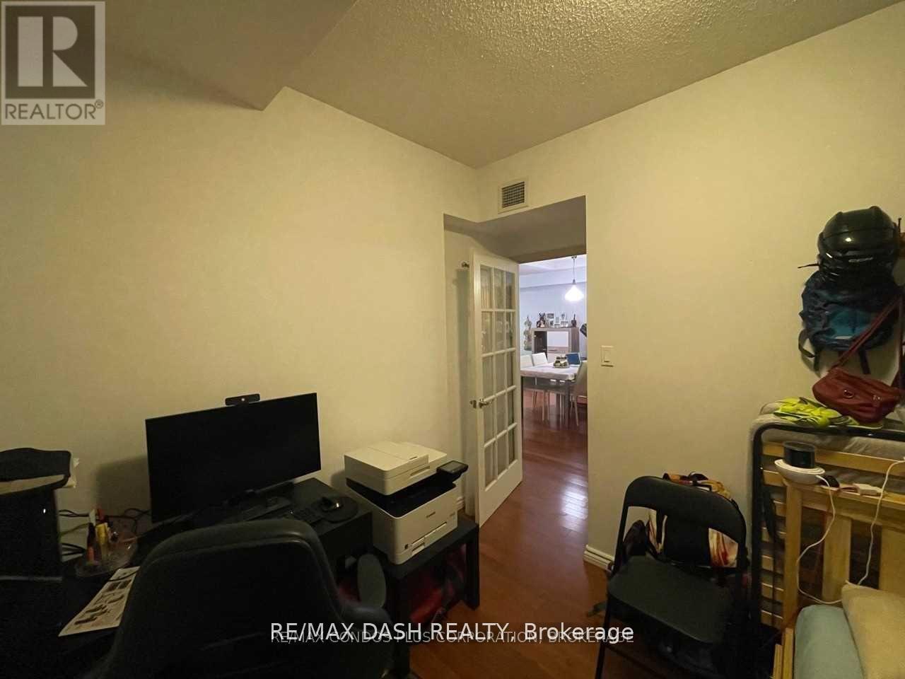 502 - 263 Wellington Street W, Toronto, Ontario  M5V 3E6 - Photo 5 - C12804666