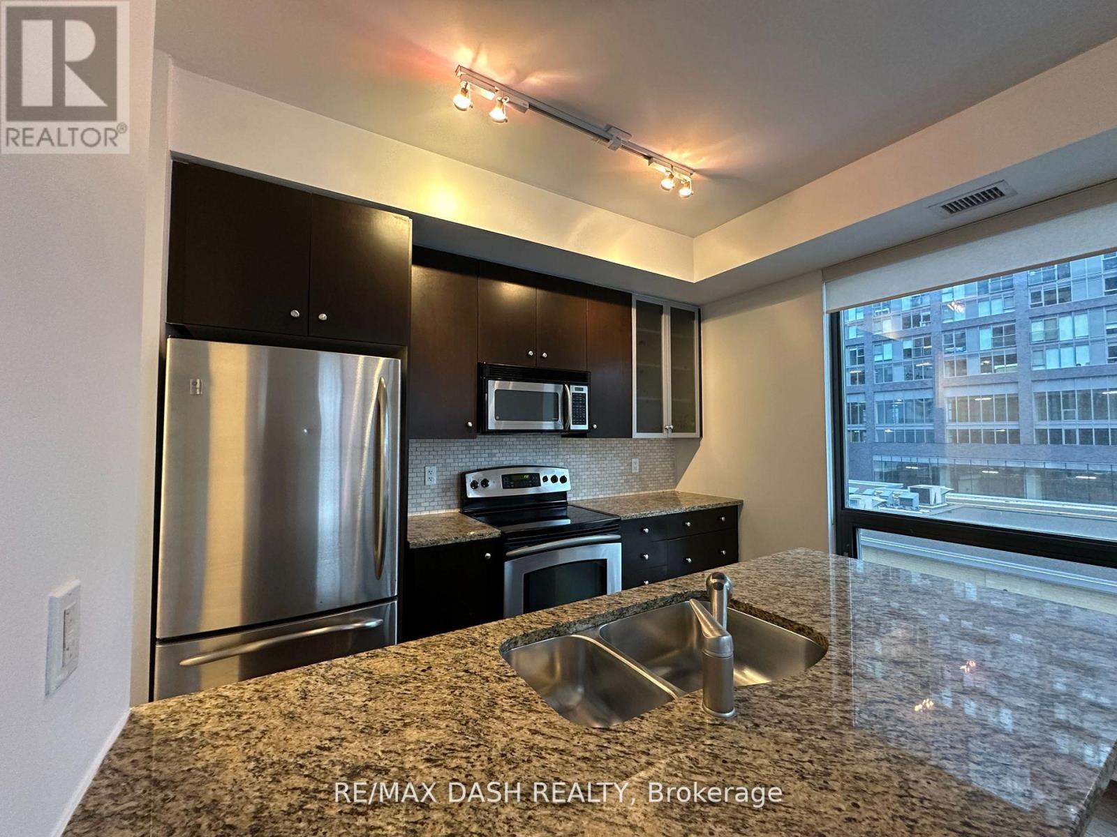 411 - 438 King Street W, Toronto, Ontario  M5V 3T9 - Photo 11 - C12804670