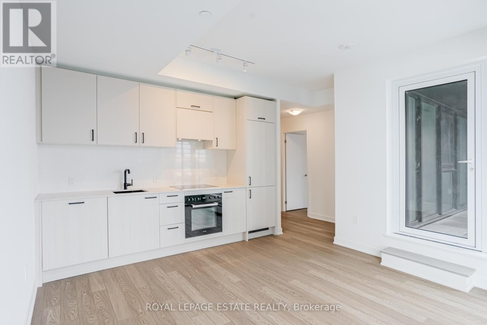 1006 - 1 Quarrington Lane, Toronto, Ontario  M3C 0S4 - Photo 12 - C12804686