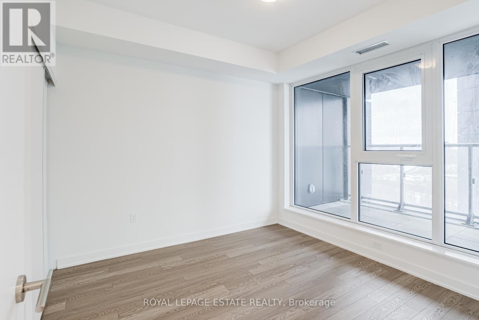 1006 - 1 Quarrington Lane, Toronto, Ontario  M3C 0S4 - Photo 18 - C12804686