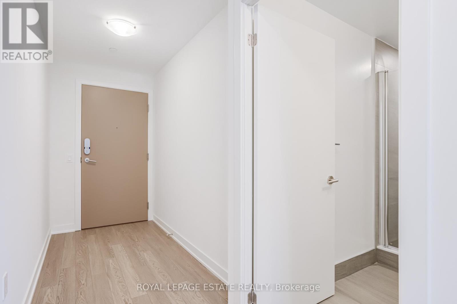 1006 - 1 Quarrington Lane, Toronto, Ontario  M3C 0S4 - Photo 4 - C12804686