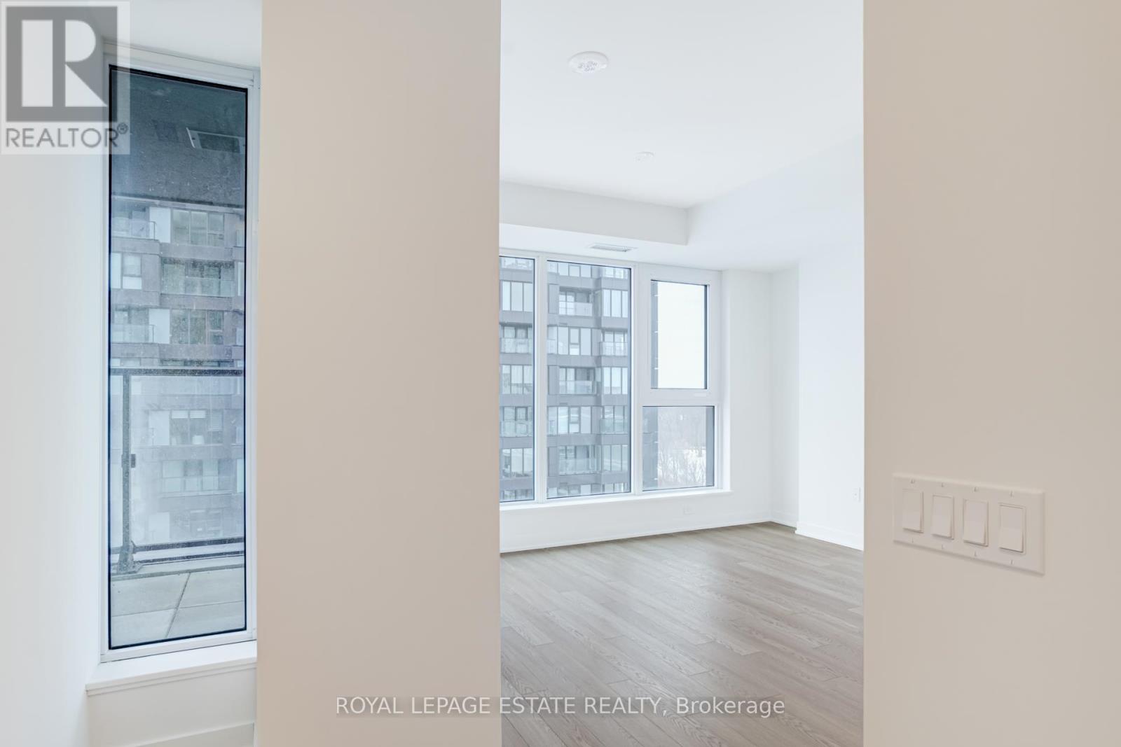 1006 - 1 Quarrington Lane, Toronto, Ontario  M3C 0S4 - Photo 9 - C12804686