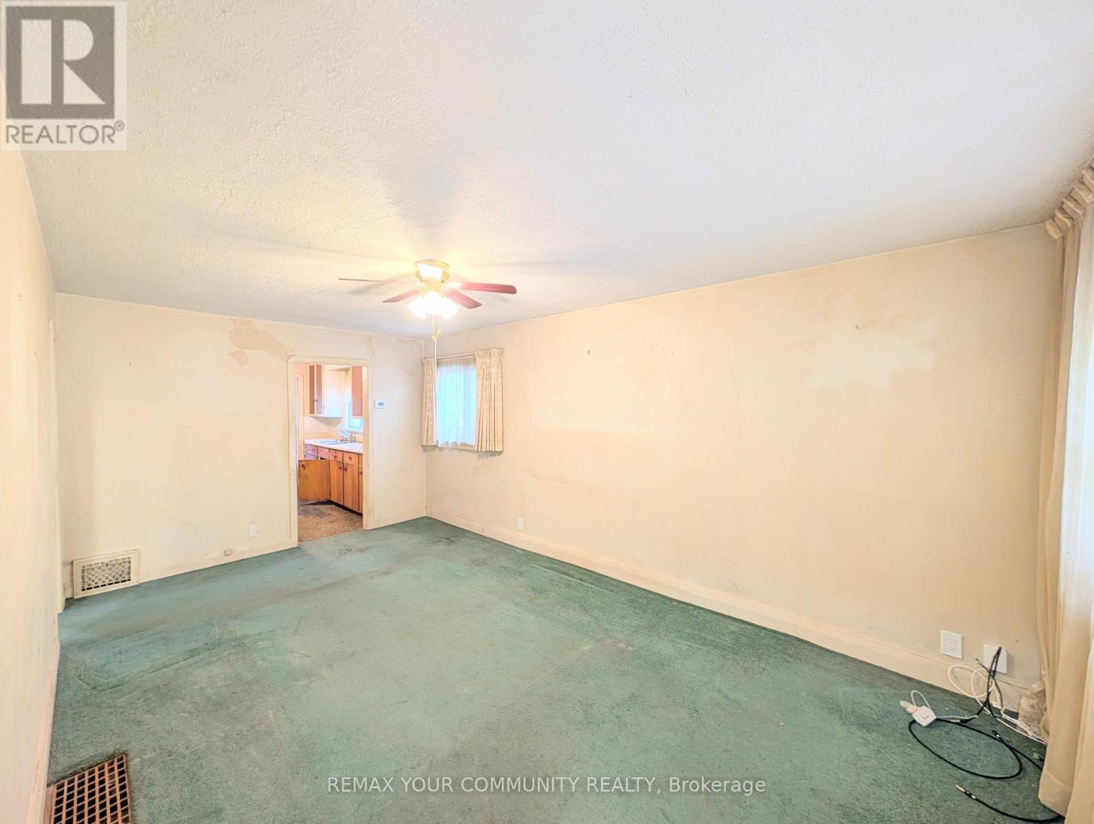 479 Dawes Road, Toronto, Ontario  M4B 2G5 - Photo 4 - E12804624