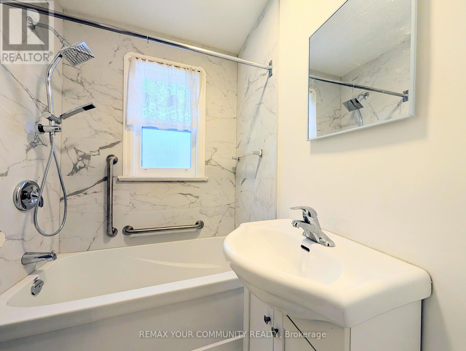 479 Dawes Road, Toronto, Ontario  M4B 2G5 - Photo 5 - E12804624