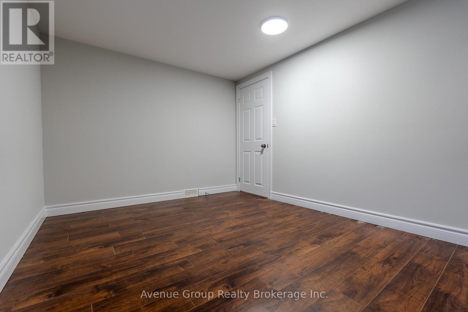 Lower - 306 Wenlock Avenue, Richmond Hill, Ontario  L4C 1M7 - Photo 10 - N12804644