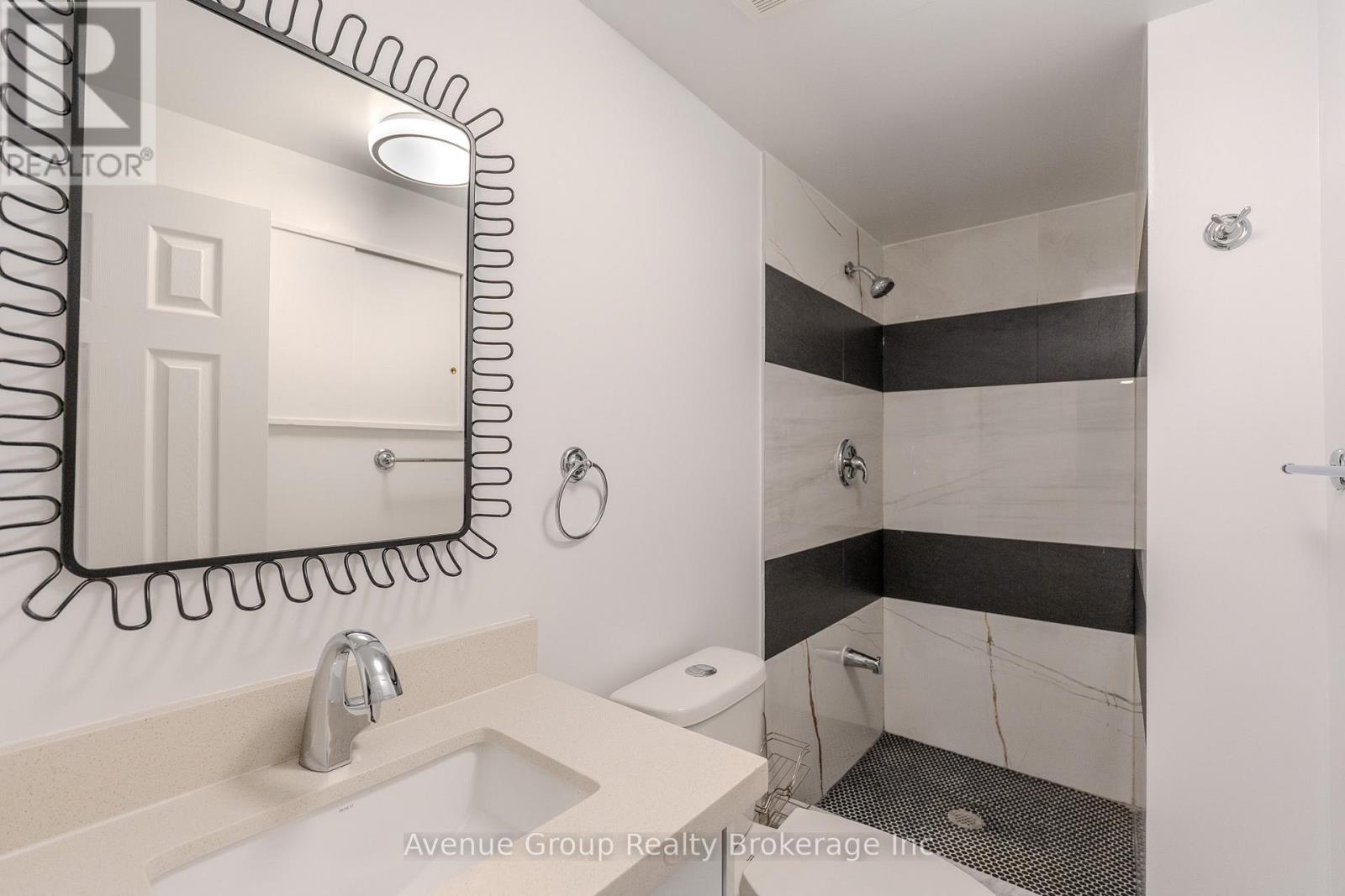 Lower - 306 Wenlock Avenue, Richmond Hill, Ontario  L4C 1M7 - Photo 14 - N12804644