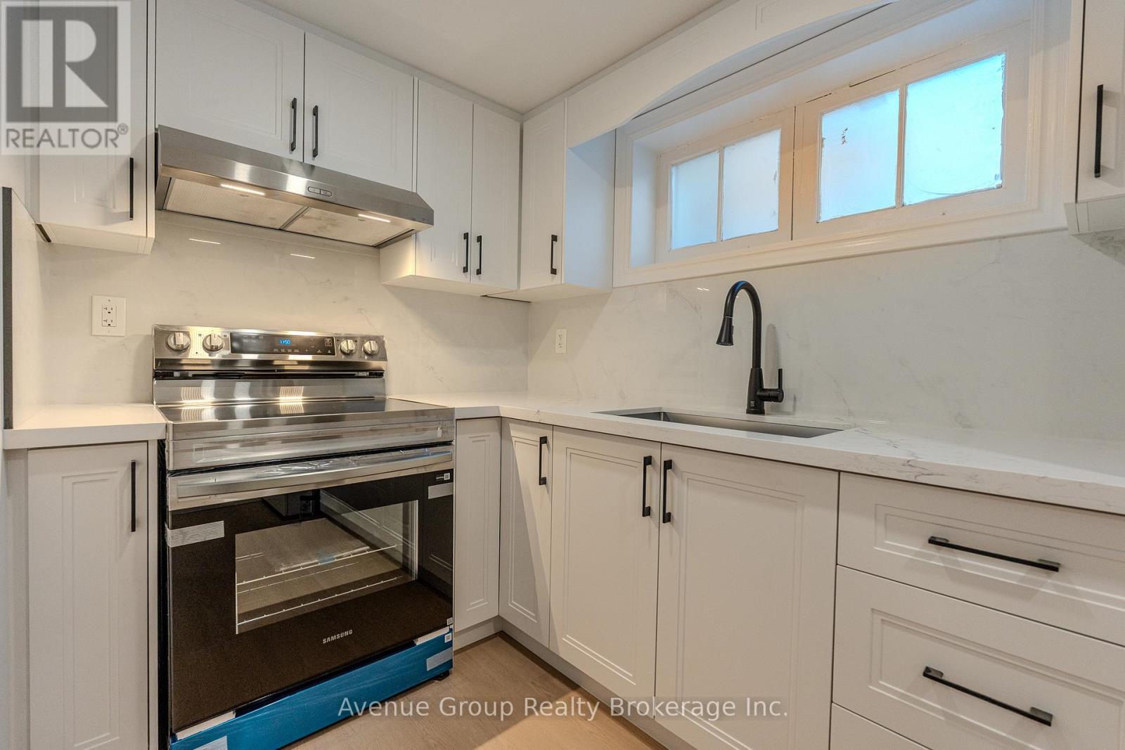 Lower - 306 Wenlock Avenue, Richmond Hill, Ontario  L4C 1M7 - Photo 17 - N12804644