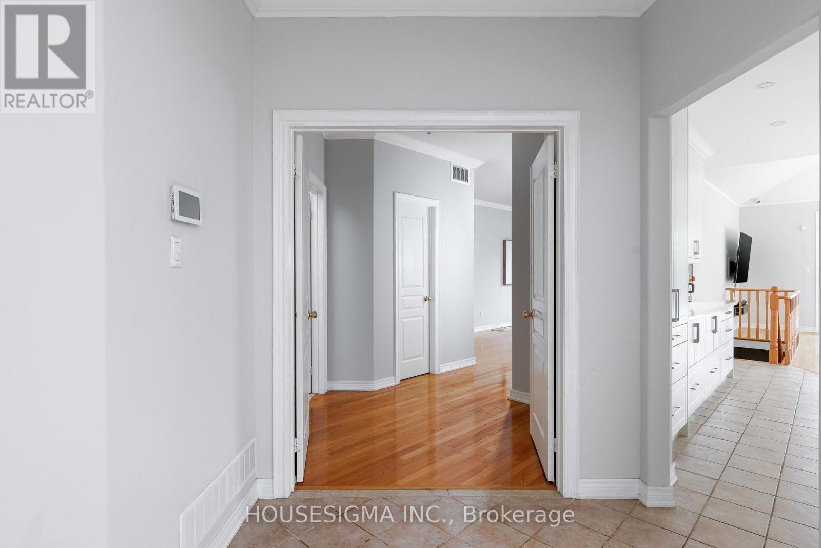 703 Madeline Heights, Newmarket, Ontario  L3X 2J6 - Photo 13 - N12804692