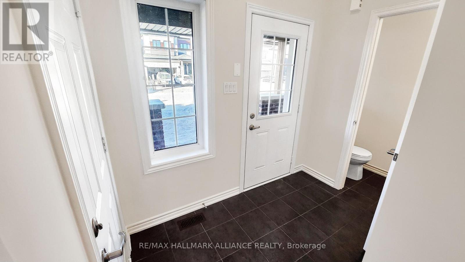 60 Macklin Street, Brantford, Ontario  N3T 5L8 - Photo 2 - X12804618