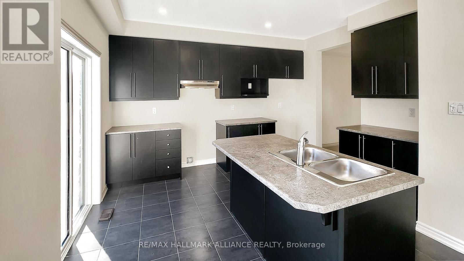 60 Macklin Street, Brantford, Ontario  N3T 5L8 - Photo 9 - X12804618