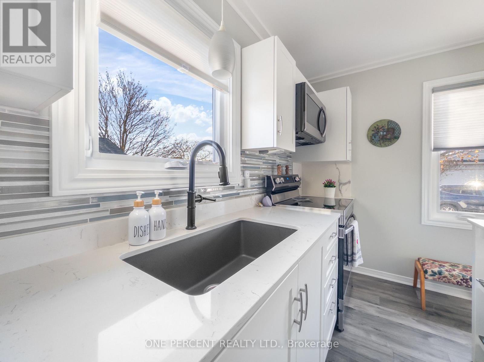 22 Heritage Drive, Prince Edward County, Ontario  K0K 3L0 - Photo 9 - X12804656