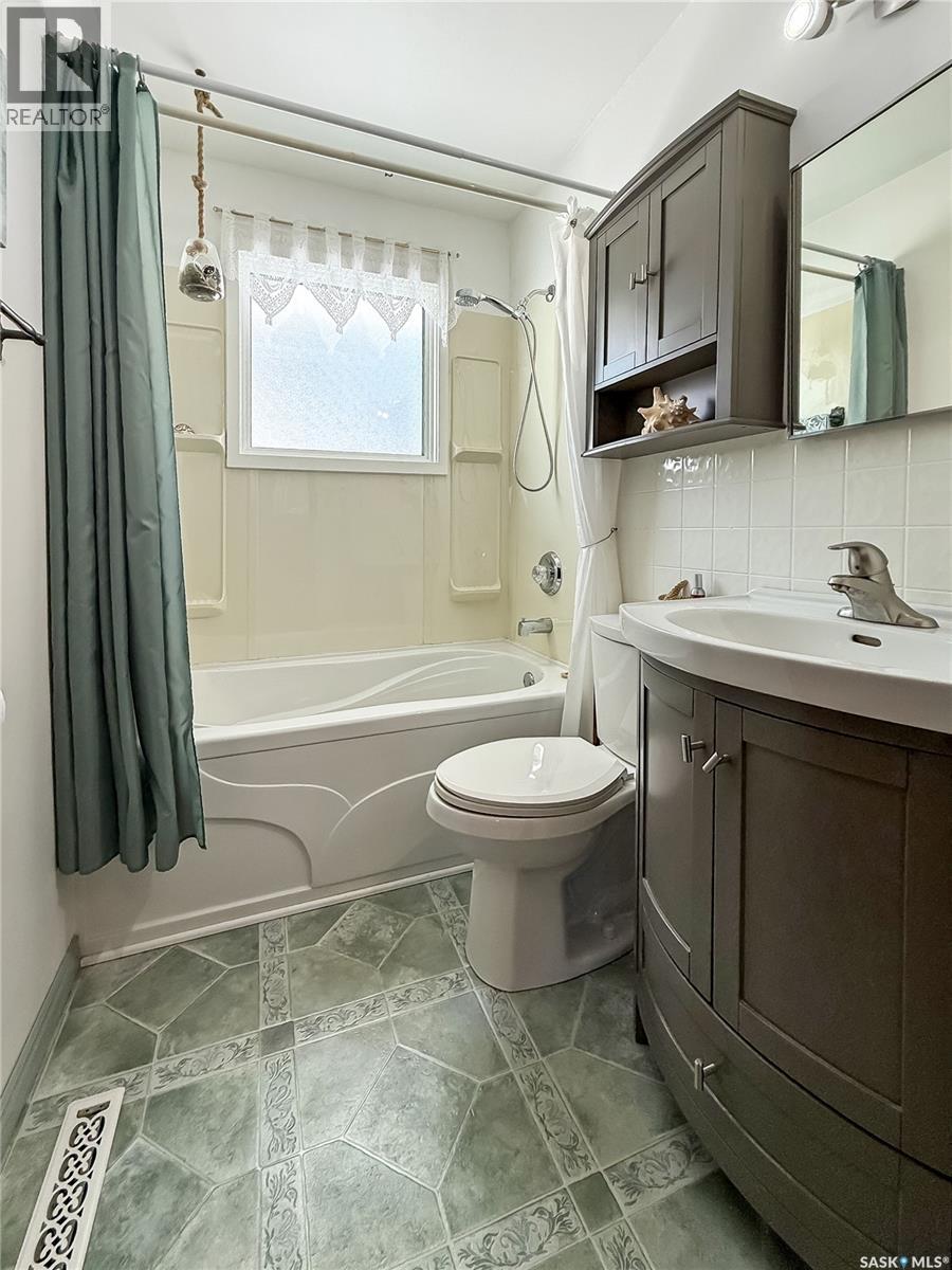 202 2nd Avenue W, Meath Park, Saskatchewan  S0J 1T0 - Photo 14 - SK028905