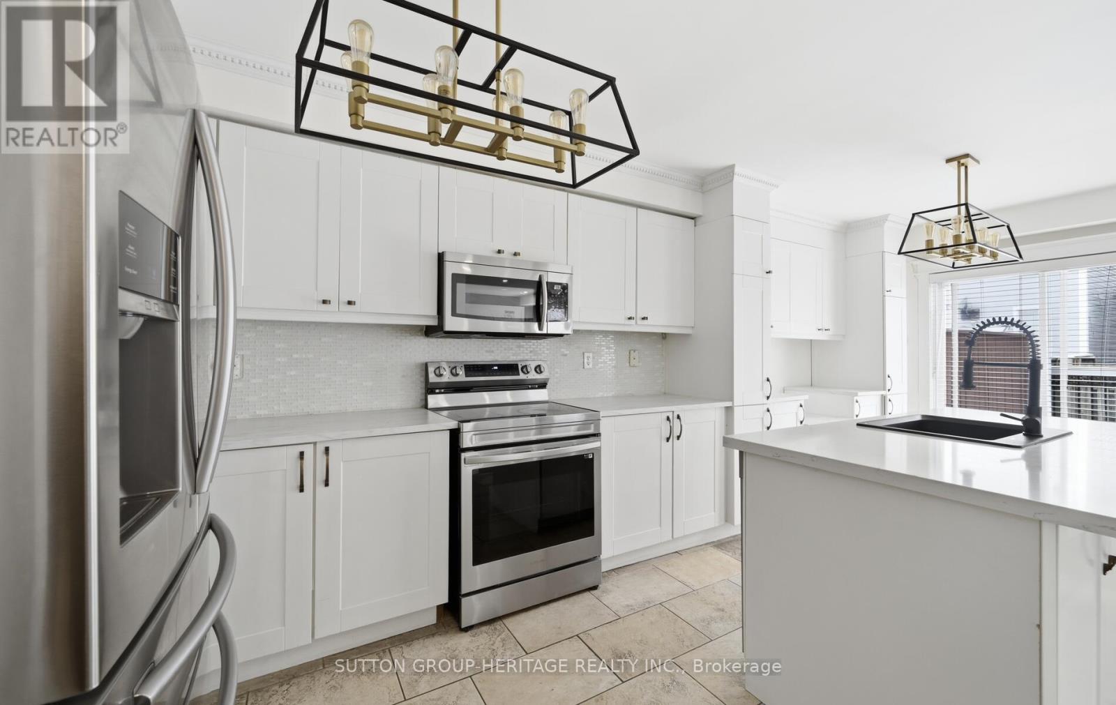 10 Greenhalf Drive, Ajax, Ontario  L1S 7N6 - Photo 3 - E12803210