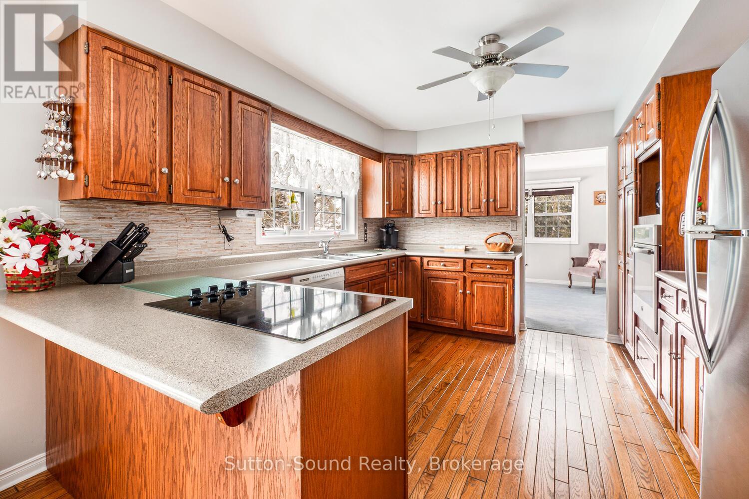 8 Pine Tree Drive, South Bruce Peninsula, Ontario  N0H 1P0 - Photo 16 - X12804742