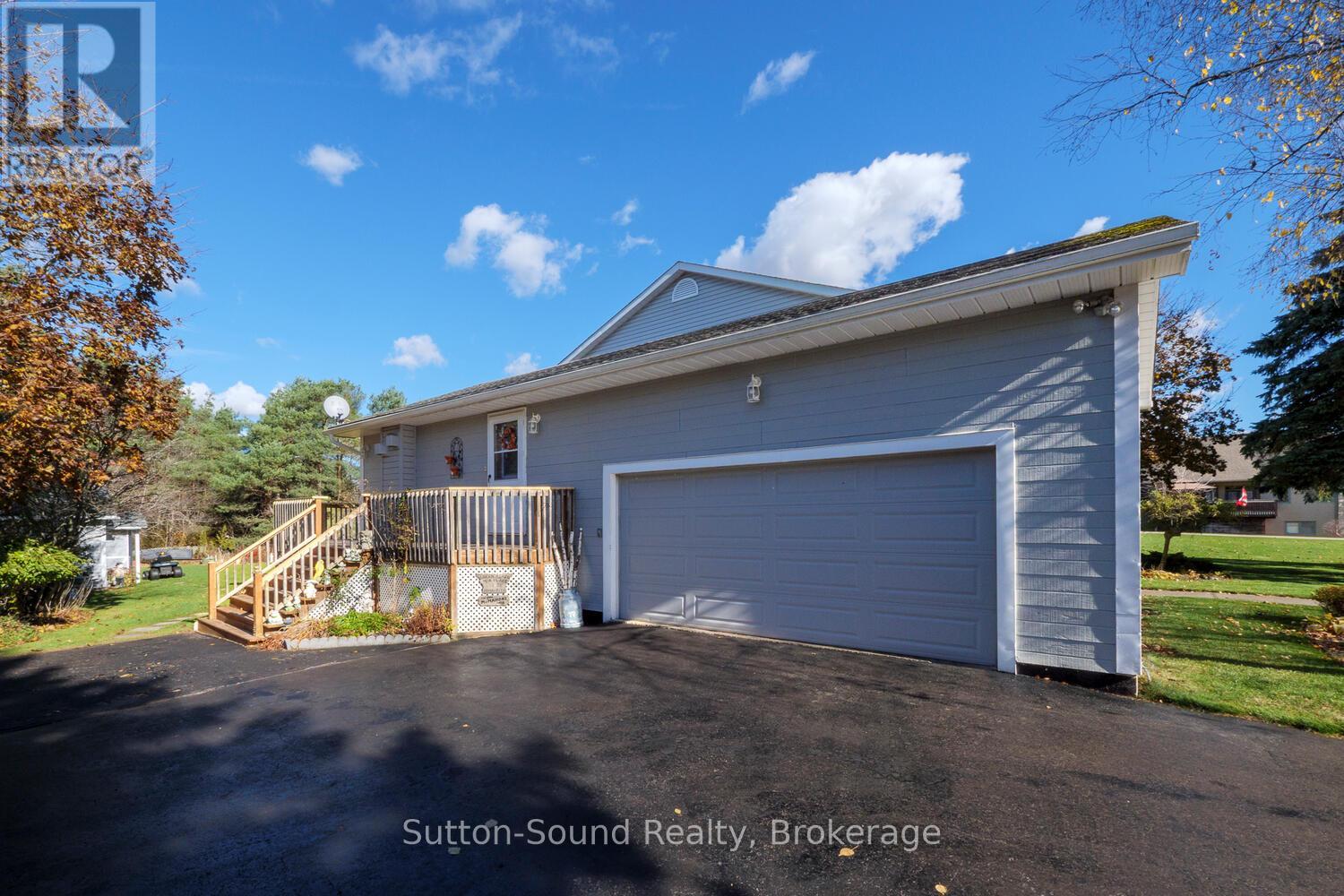 8 Pine Tree Drive, South Bruce Peninsula, Ontario  N0H 1P0 - Photo 38 - X12804742