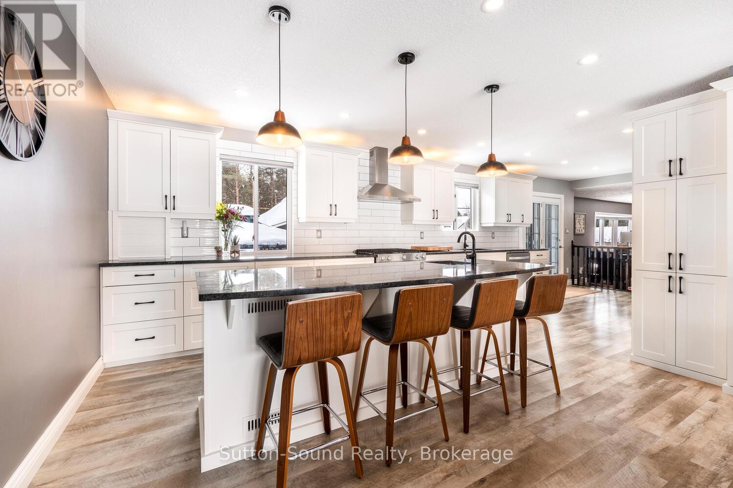 35 Pine Tree Drive, South Bruce Peninsula, Ontario  N0H 1P0 - Photo 14 - X12804744