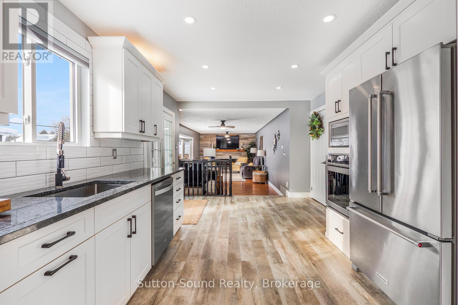 35 Pine Tree Drive, South Bruce Peninsula, Ontario  N0H 1P0 - Photo 18 - X12804744