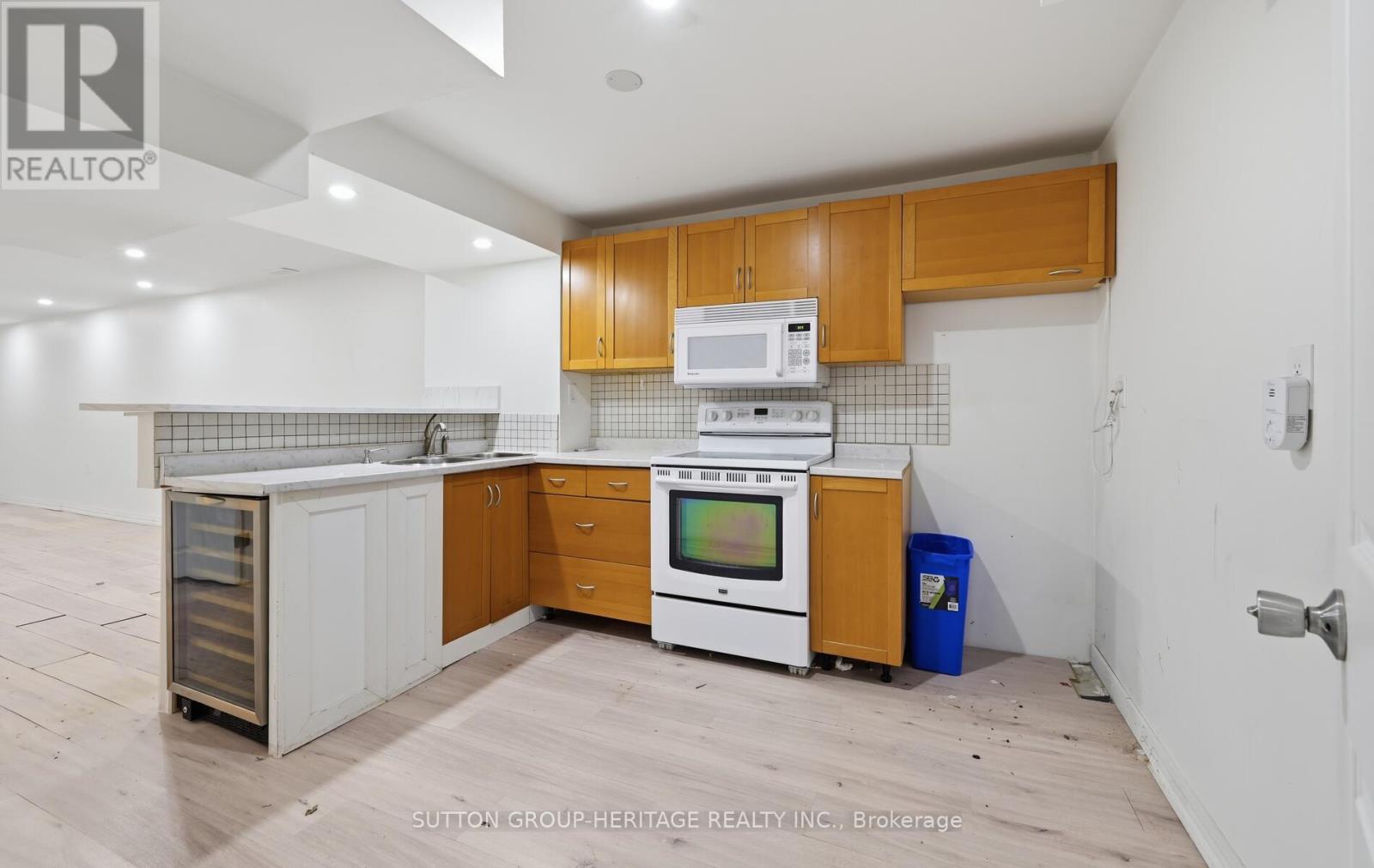 10 Greenhalf Drive, Ajax, Ontario  L1S 7N6 - Photo 18 - E12803210